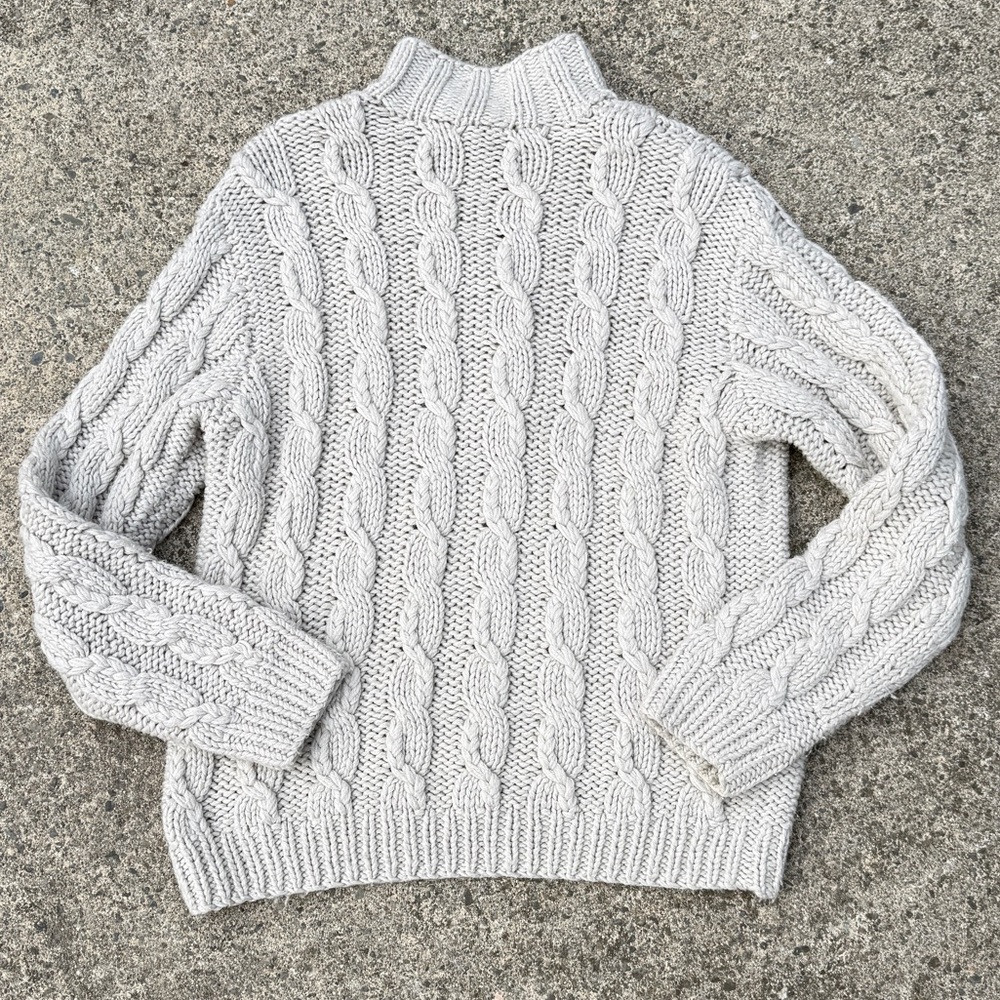 Club Monaco Cable Knit Quarter Neck -Button Sweater – Light Gray – Size L - Picture 9 of 10